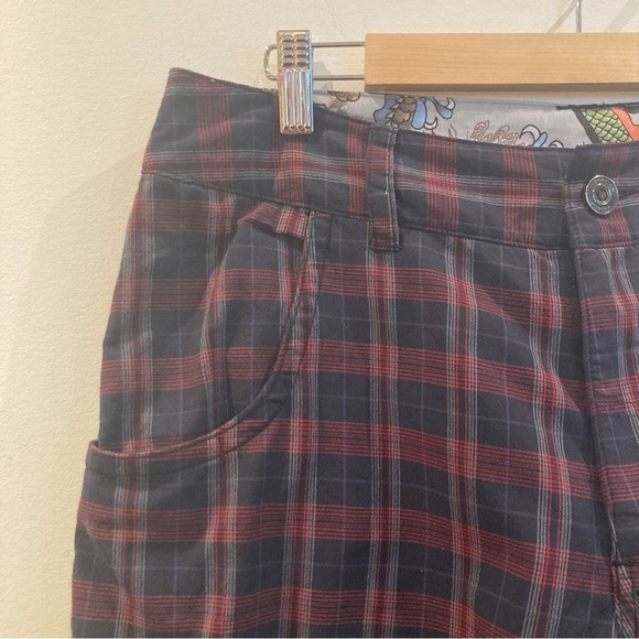 LULULEMON Sz 32 Plaid Many Pockets Shorts - Picture 3 of 13